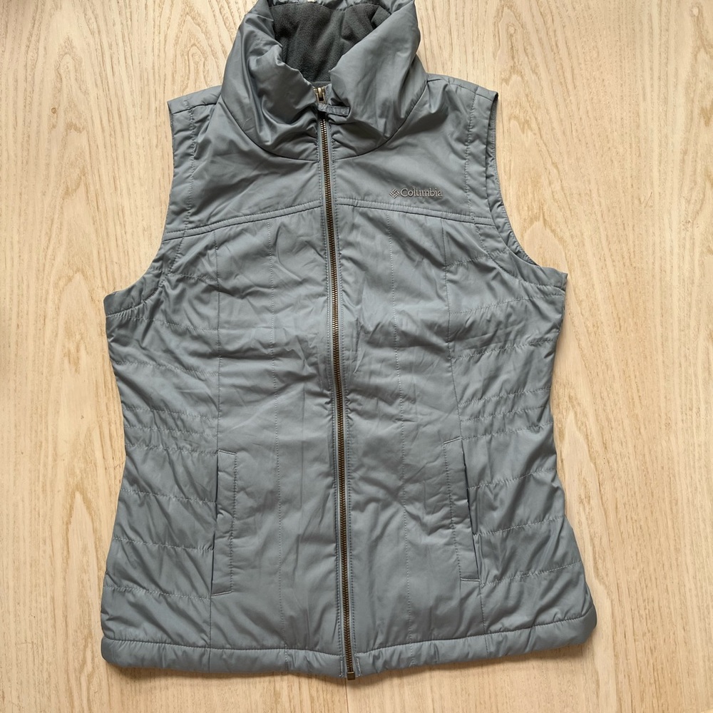 COLUMBIA WOMENS S lightweight gray vest